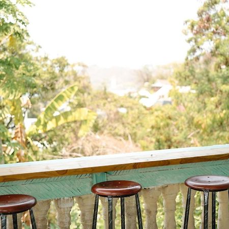 Bajo Bunkhouse Hostel Labuan Bajo Εξωτερικό φωτογραφία