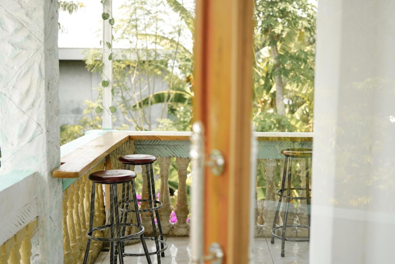 Bajo Bunkhouse Hostel Labuan Bajo Εξωτερικό φωτογραφία