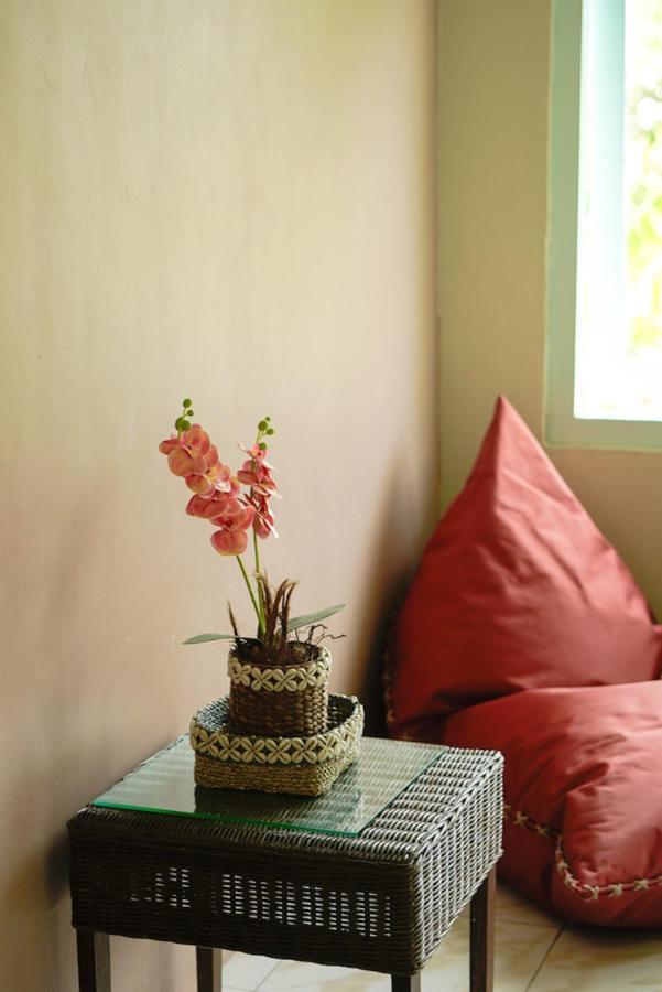 Bajo Bunkhouse Hostel Labuan Bajo Εξωτερικό φωτογραφία