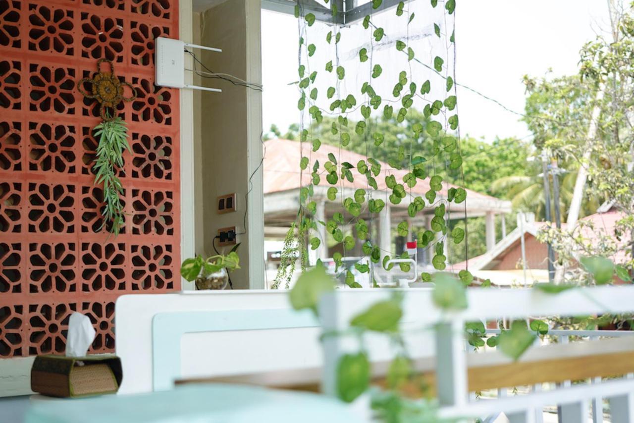 Bajo Bunkhouse Hostel Labuan Bajo Εξωτερικό φωτογραφία